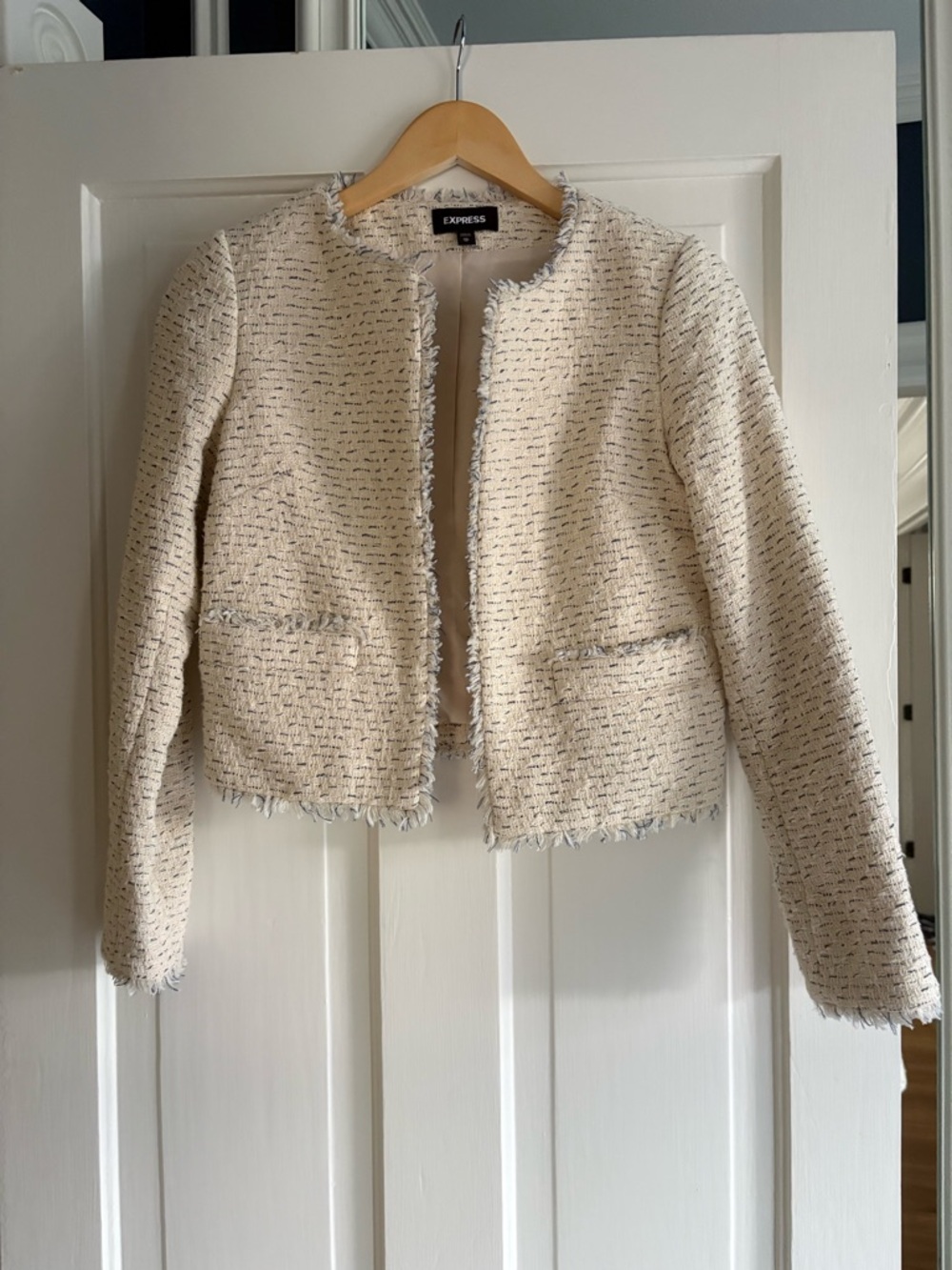 Express Cream Ruffle-Trim Tweed Matching Set - Picture 3 of 6